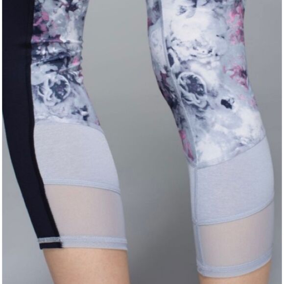 Lululemon If You're Lucky Crop Leggings Sz 6 Moody Mirage White Deep Navy Silver - Picture 3 of 9